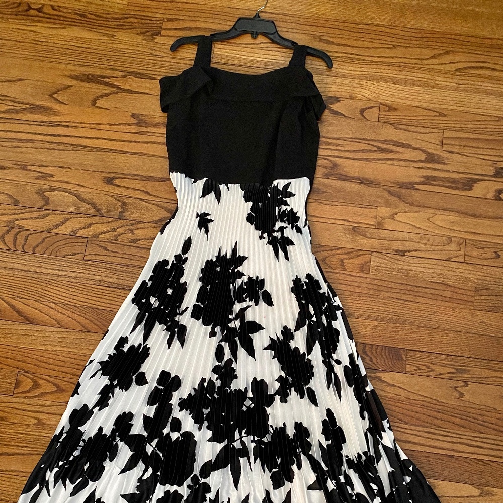 Black and White Dress. Long Summer Wedding Formal Gown. Pleated. Frank Lyman